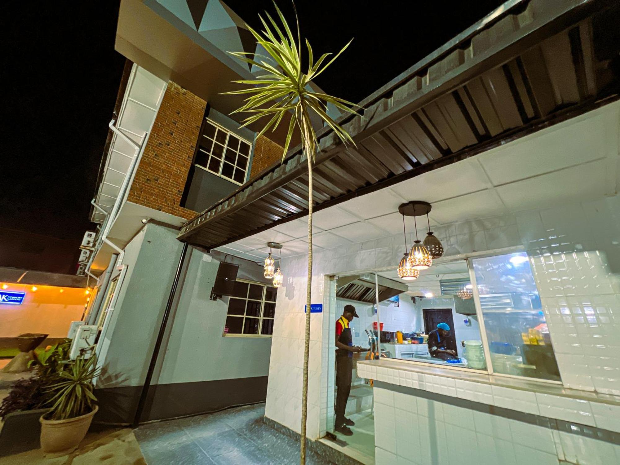 Rolak Comfort Gardens Ikotun Exterior photo
